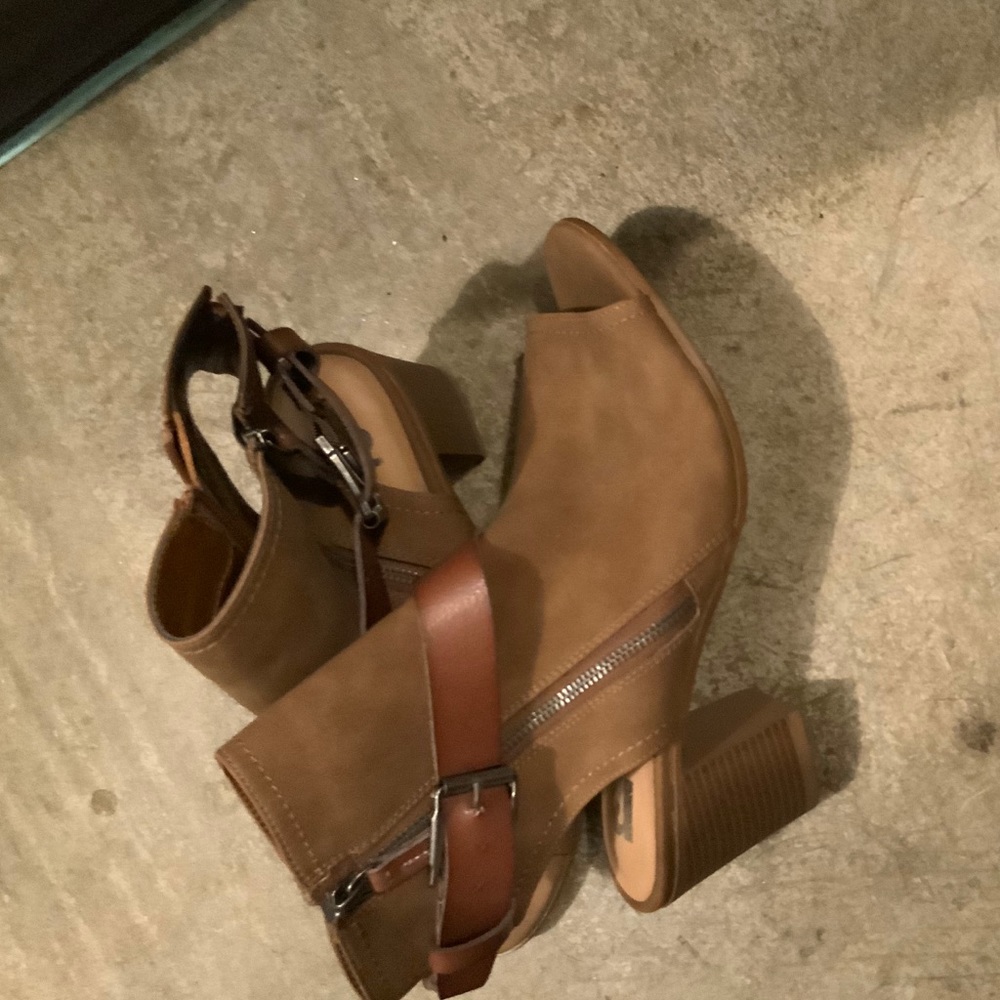 NEW TWO TONE BROWN BOOTIES NWOT